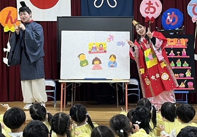令和7年（2025年）に実施した「ひな祭り集会」の様子