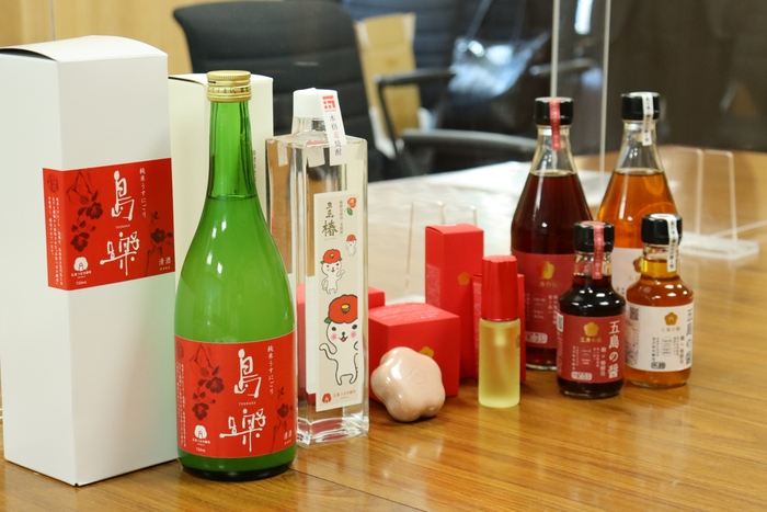 五島つばき酵母を使用した商品（日本酒「島楽」、焼酎「五島椿」、五島の椿・椿酵母せっけん、椿酵母オイル(フェイス)、五島の椿・五島の醤2種