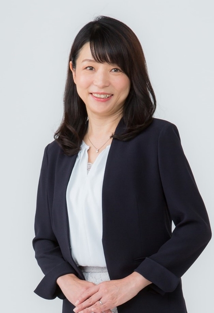 著者：井口麻里子