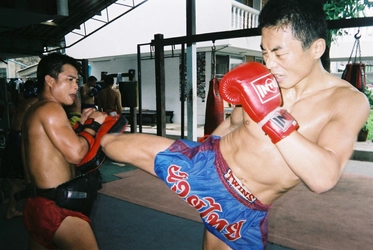 【元プロキックボクシング王者 × 医学博士×精神科医】 “格闘家ドクター”が、新年度に向けて 「うつ病の運動による予防」の 現代ビジネス掲載を機に普及活動を本格始動