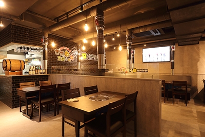 ヨプの王豚塩焼×マイマイチキン 本店 内観