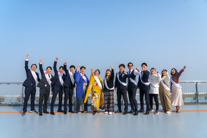 【ヘリポート記念撮影の様子】 (第9回ハルカスウォーク)