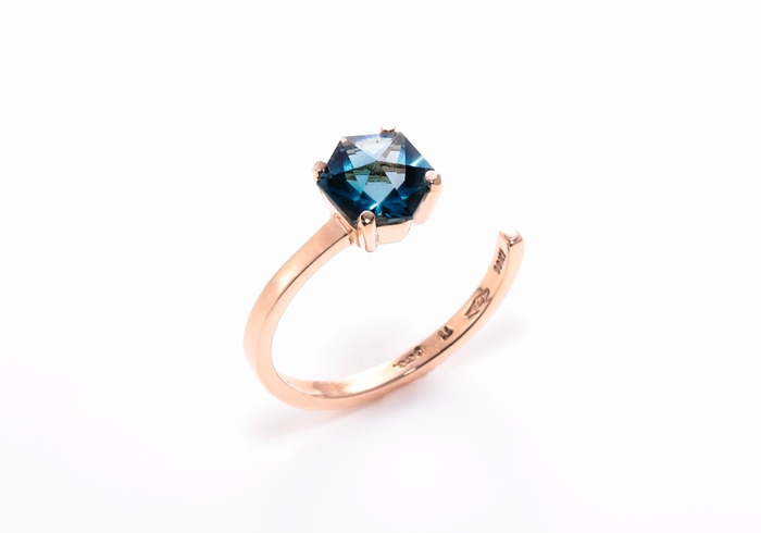 ブルー(ロンドンブルートパーズ)