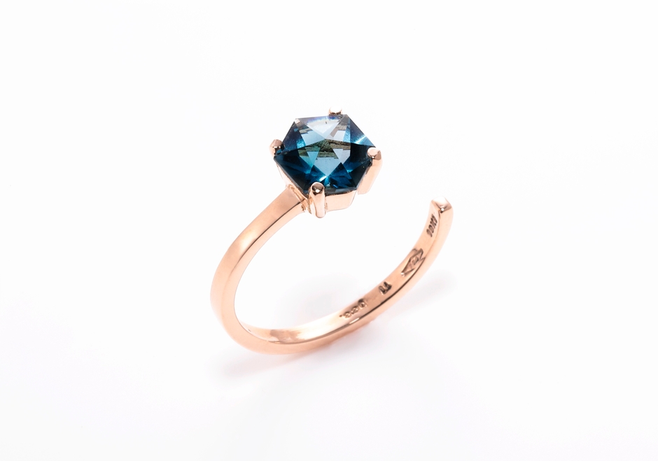 ブルー(ロンドンブルートパーズ)