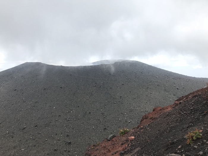 釜山(噴火口)を目前に見られる