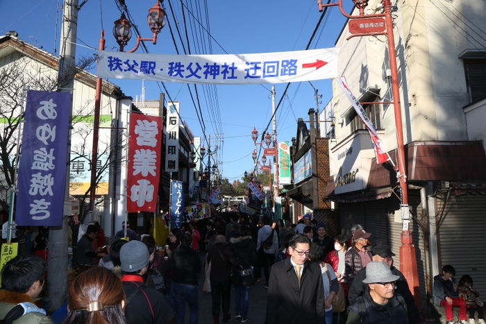 秩父夜祭当日の番場通り