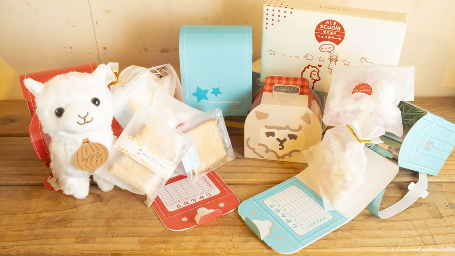 ▲「ランドセルお菓子セット&ぬいぐるみセット」、「ランドセルお菓子セット&マルシェお菓子セット」