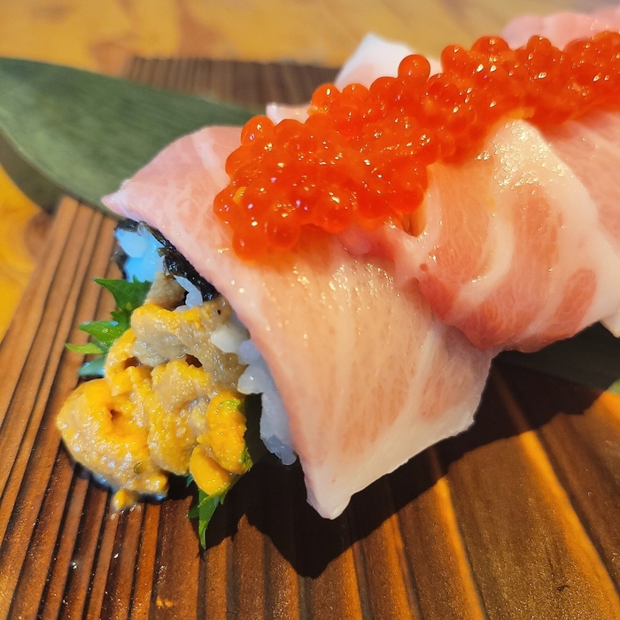 ウニは内！トロは外！恵方巻
