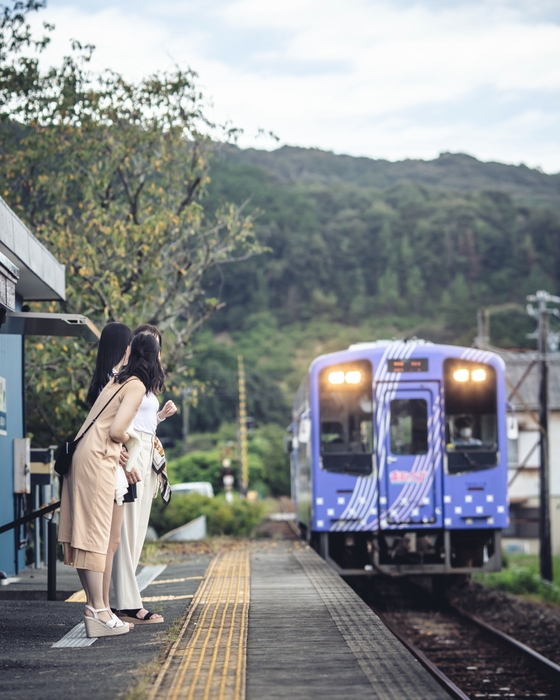 湖面すれすれ三ヶ日温泉駅