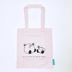 カービィの色合いや表情にキュンとする便利なトートバッグ。収納力もあり、どんな場面でも使える利便性もポイントです。