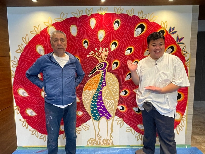 絵師・木村英輝さん(左)