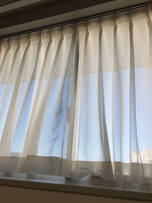 窓の鍵 ぴつたり閉める 神の旅