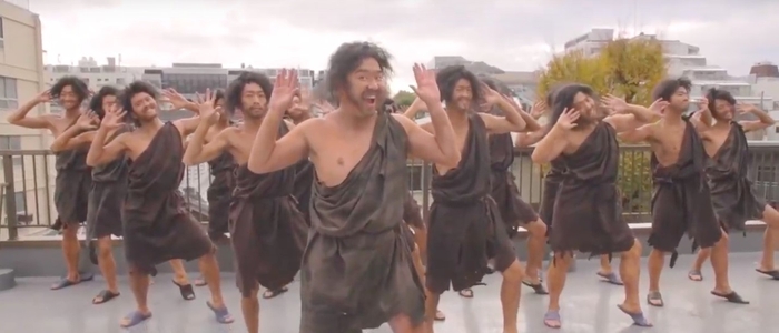 キャッシュレスダンス 原始人による振付&歌詞字幕あり by 日本キャッシュレス化協会