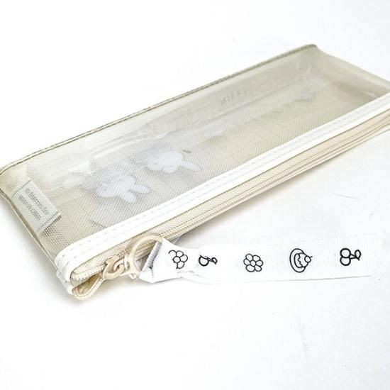 ミッフィーの旅行に便利なポーチ