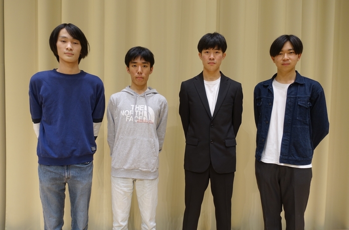 IOI 2023日本代表選手左から 尼丁さん、児玉さん、田中さん、西脇さん