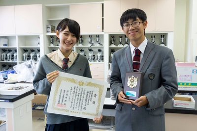 受賞した科学部粘菌グループ