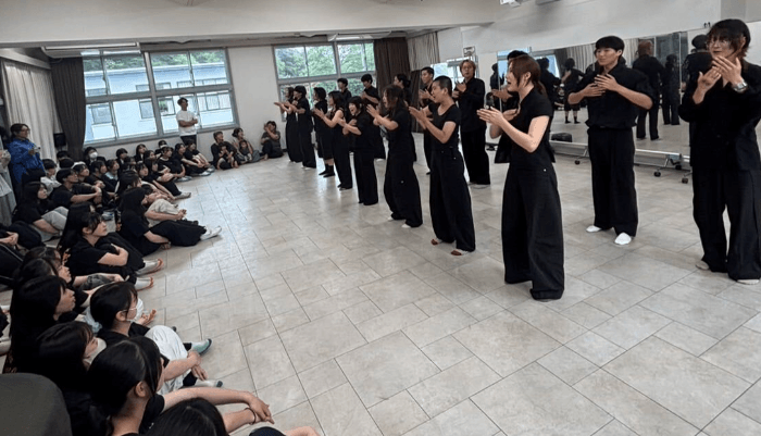 令和8年(2026年)6月に実施した韓国の学生とのダンスパフォーマンス交流の様子