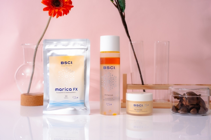 左から返礼品となっているフコキサンチン健康食品(marica Fx)、美容化粧水 (Fxセラム)、美容クリーム(Fxクリーム)