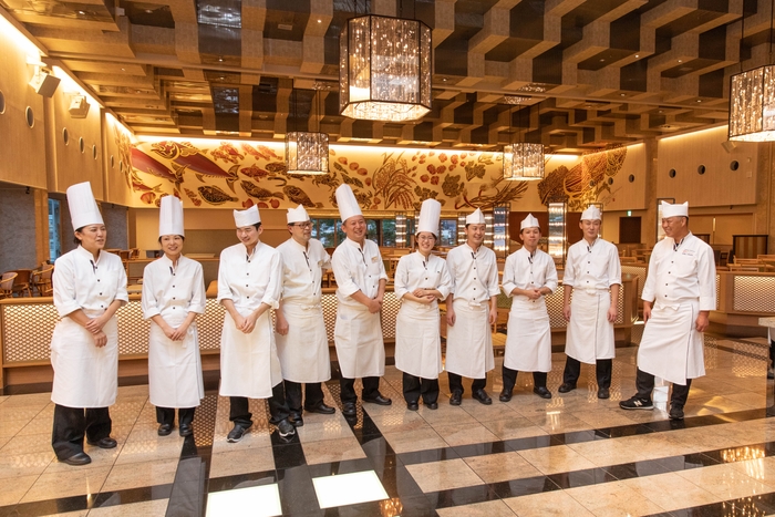 料理人が目の前でできたての“ひとさら”をつくるオーダービュッフェ