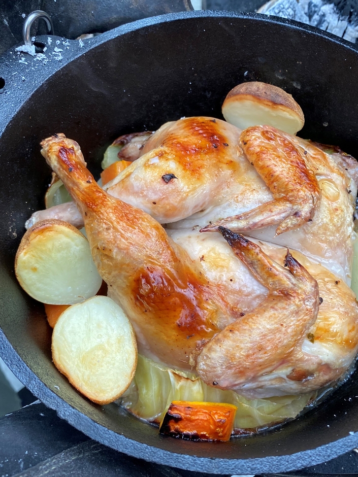 ワイルドコースBBQ 丸鶏ダッチオーブン