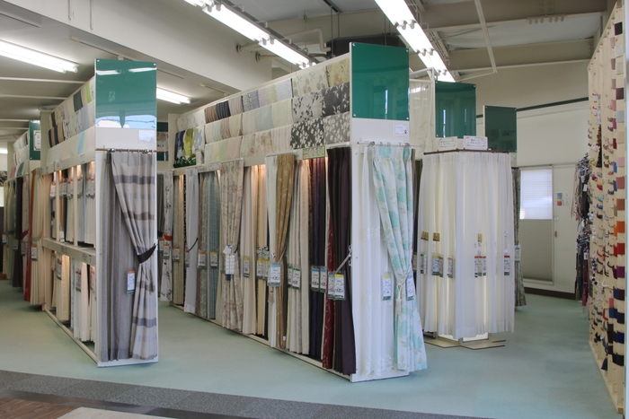 カーテンサンプル約1,800点