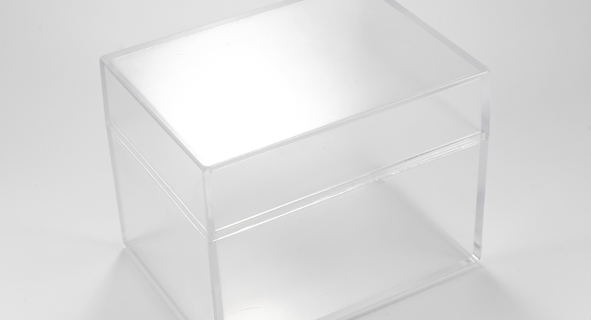 透明プラスチックの世界市場規模は、2026年までに1774.3億米ドルに達し、CAGR 6.8%で成長すると推定される