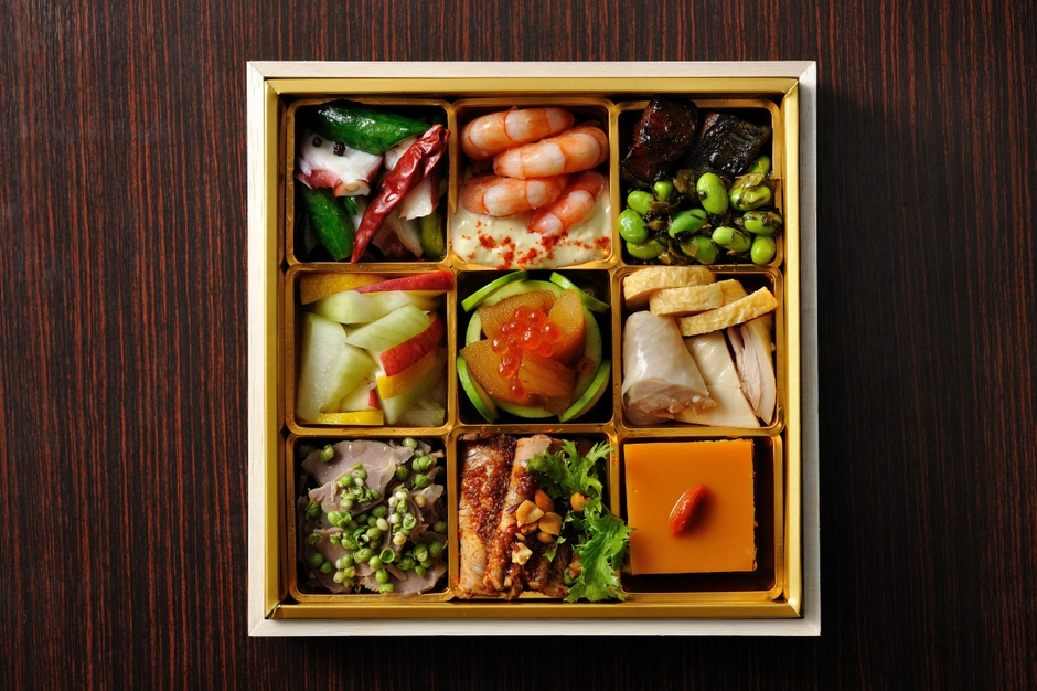 熱海美虎(みゆ)特製おせち(二段重)