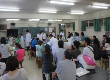 秋のオープンスクール開催 おもしろ理科実験や体験授業 クラブ活動体験など企画満載 附属新宮高等学校 中学校 Newscast