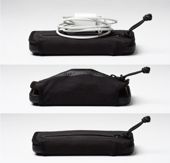 電源ケーブルも収納