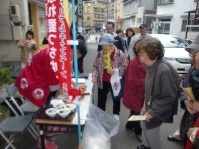 食べ歩きの様子(2)