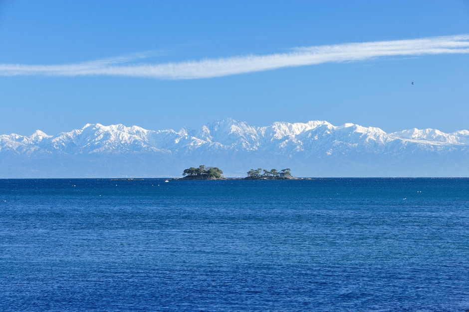 【氷見】海越しの立山連峰