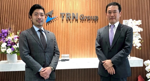 左：店舗流通ネット株式会社 代表取締役社長 戸所岳大　／　右：株式会社アニー 代表取締役 加藤進次郎