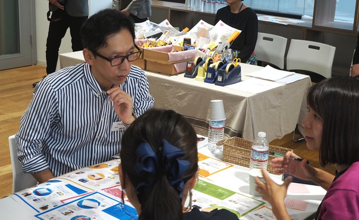 オレンジページ「サロンWEBエディターズ」ミーティング:3/鈴木編集長をはじめ、編集部員が参加