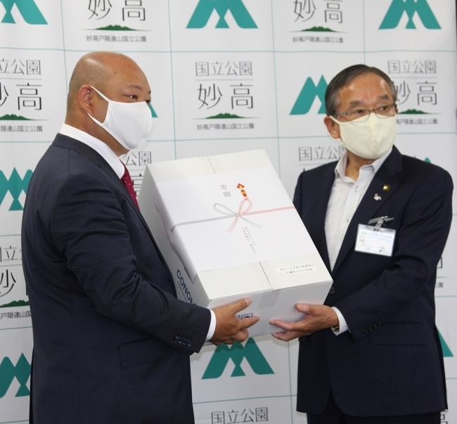 妙高市へ科学のマスク寄贈