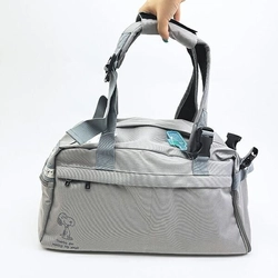 スヌーピーと一緒に旅行しよう！はっ水加工で雨でも安心な２WAYボストンバッグ。