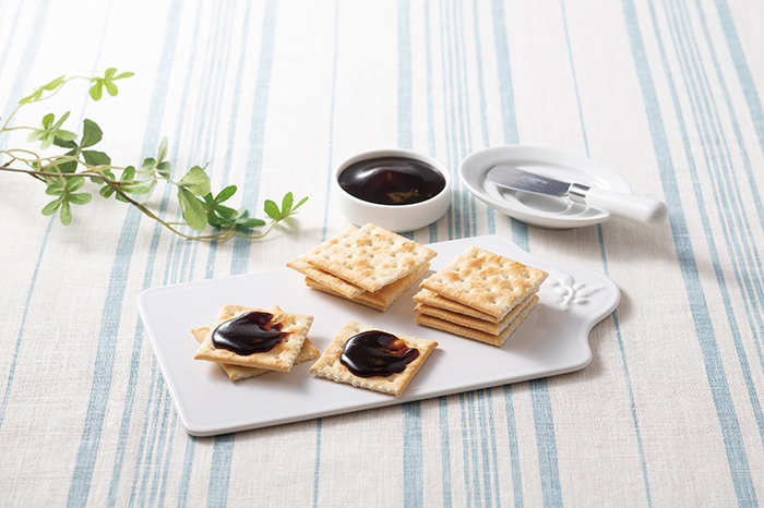 黒ごま香るなめらかあん クラッカー