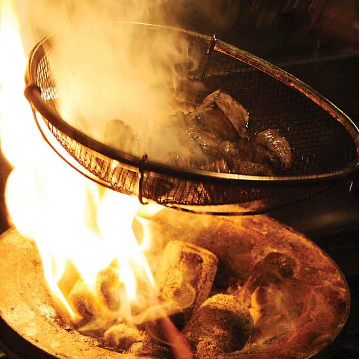 本格!炭火で豪快に炙った知覧とりゴロ焼き