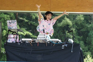 アニソン×地域×文化祭の熱狂が長野・小諸に再び！ 老舗温泉旅館で1泊2日のオタクの 修学旅行「こもろアニクラ文化祭2025」開催！ アニソン・温泉・料理を楽しむ2日間