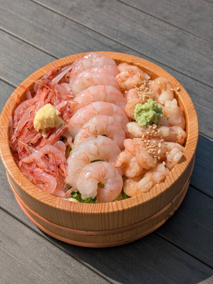 「3種の海老の食べ比べ丼」～生桜えび・本海老・甘エビ～