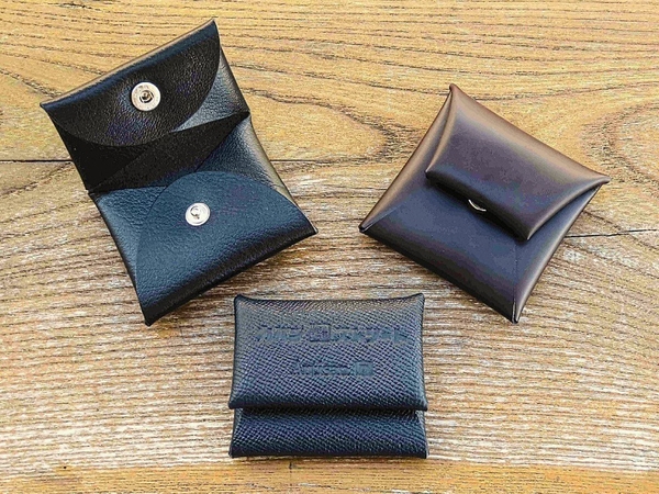 （コインケースの色は時期により異なります。）