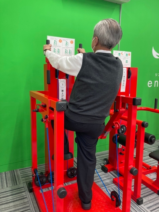 トレーニング 膝上げ訓