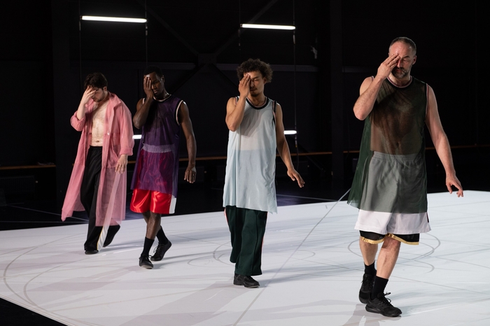 ローザス、アトラファイブ『和声と創意の試み』 photo: Anne Van Aerschot