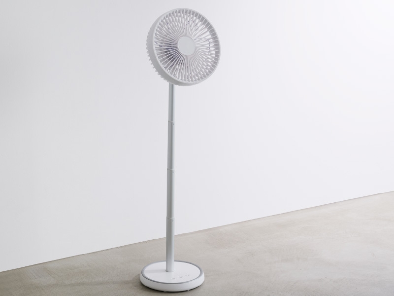 最大75cmまで伸縮するコンパクトファン