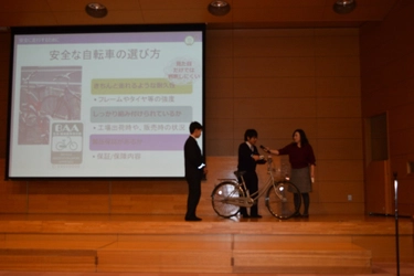 自転車の安全利用促進委員会レポート　 一般社団法人自転車協会　 学生による自転車事故が多い春を前に自転車について学習！ 広島県私立修道中学で中学2年生286名に 自転車の交通安全教室を実施