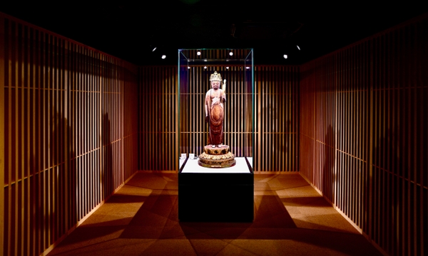 東京長浜観音堂 第3期展示「聖観音立像(長浜市川並自治会蔵)」(11/17〜1/10)