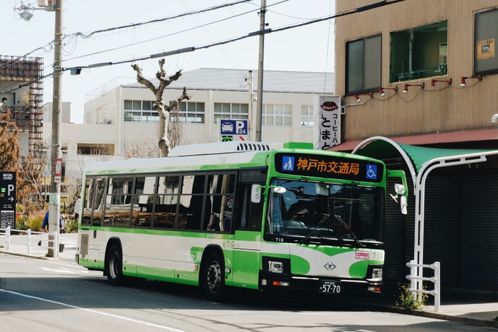 7系統を走る市バス
