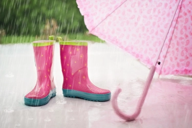 いよいよ梅雨に突入！憂鬱な時期でも楽しくおしゃれに過ごしたい女性に向けたアイテム4選