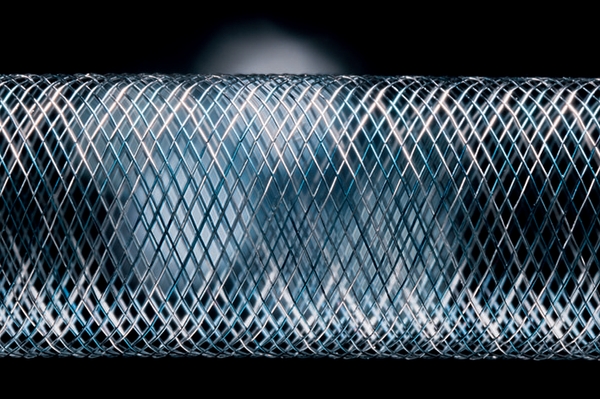 カテーテル治療（血管内治療）で使うステント「フローダイバーター」