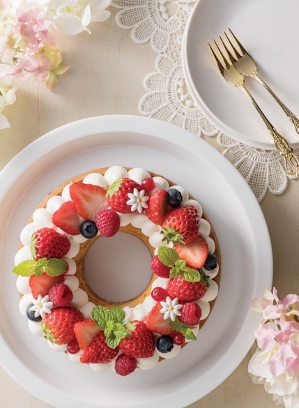 (1)「苺のリースケーキ」