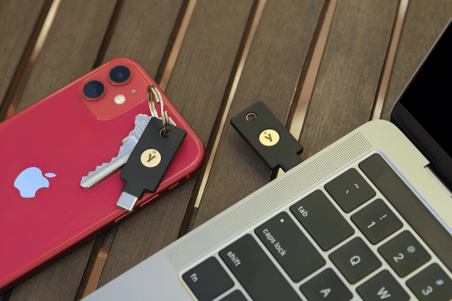 macOS・iPhoneのMFAをひとつのYubiKeyで